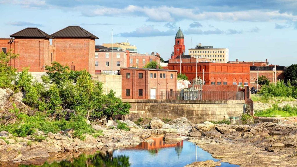 Moving to or from Lewiston Maine