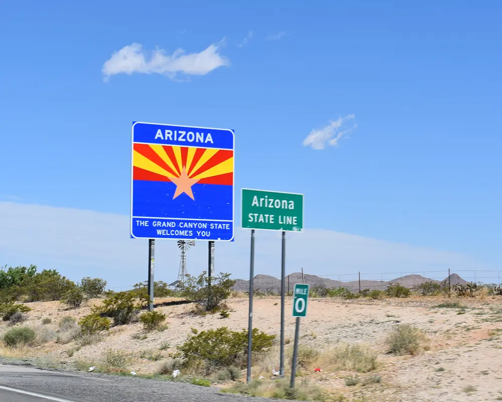 Arizona state welcome signs and landscape